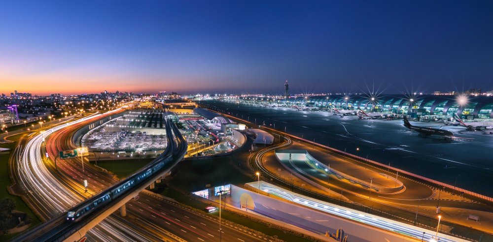 Dubai-International-Airport-runway-entrance.thumb.jpg.75b239b6855949402abc52ca965b68b6.jpg